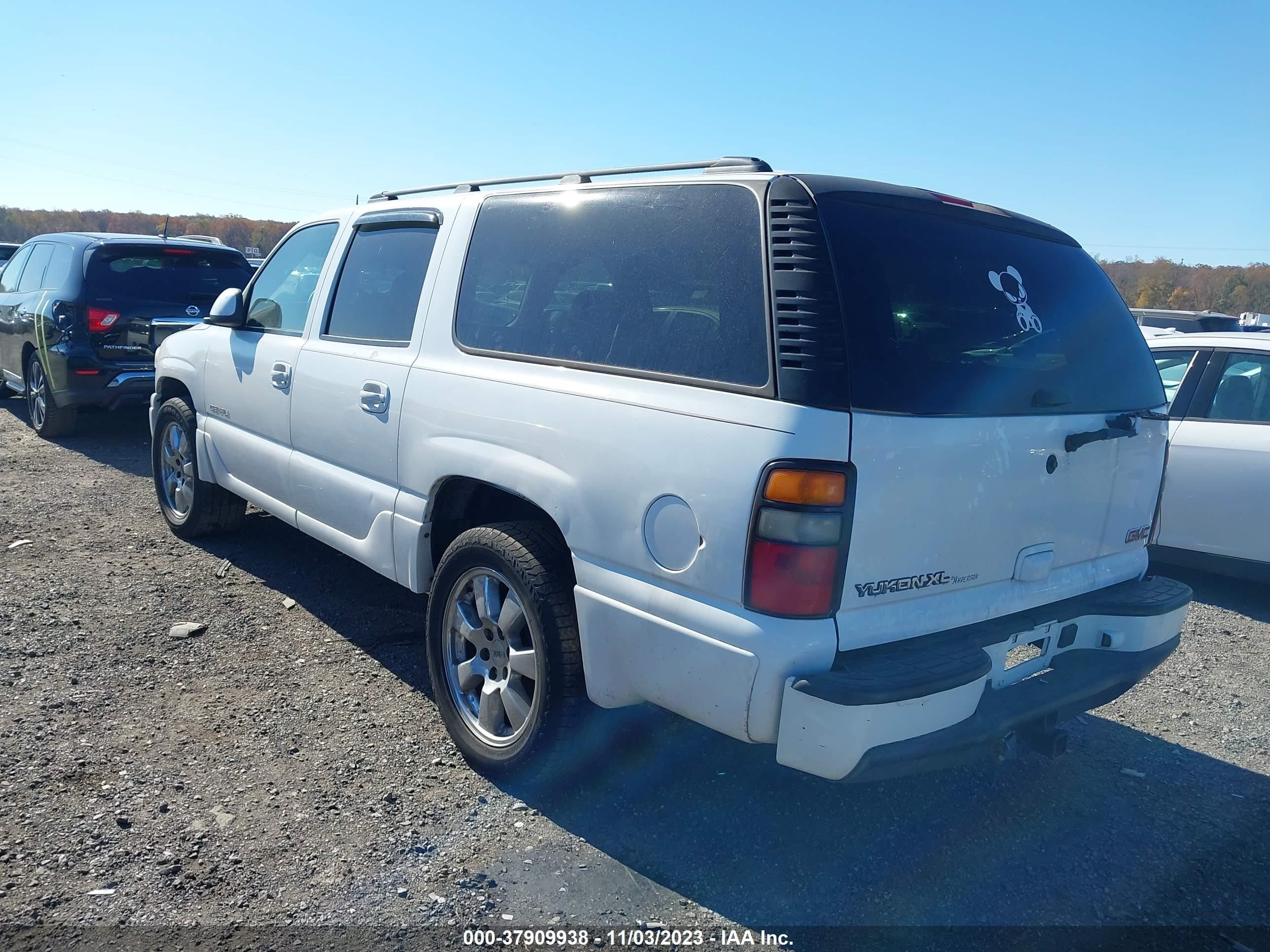 Photo 2 VIN: 1GKFK66U65J235977 - GMC YUKON 