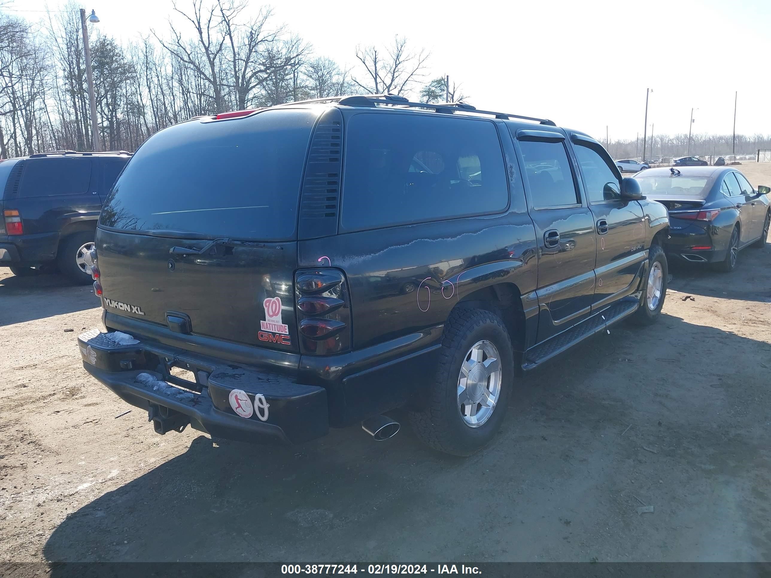 Photo 3 VIN: 1GKFK66U81J173041 - GMC YUKON 