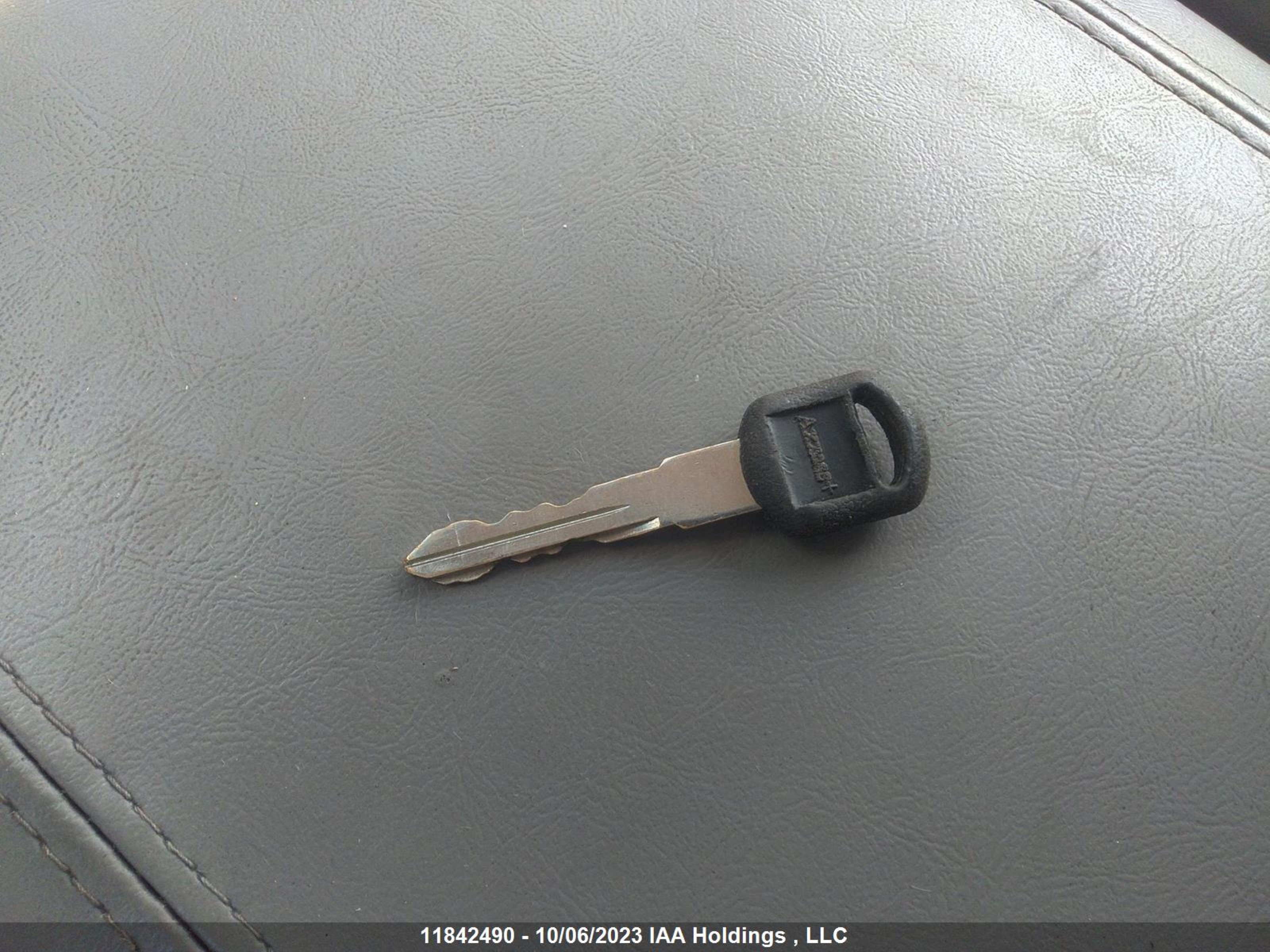 Photo 10 VIN: 1GKFK66U83J338458 - GMC YUKON 