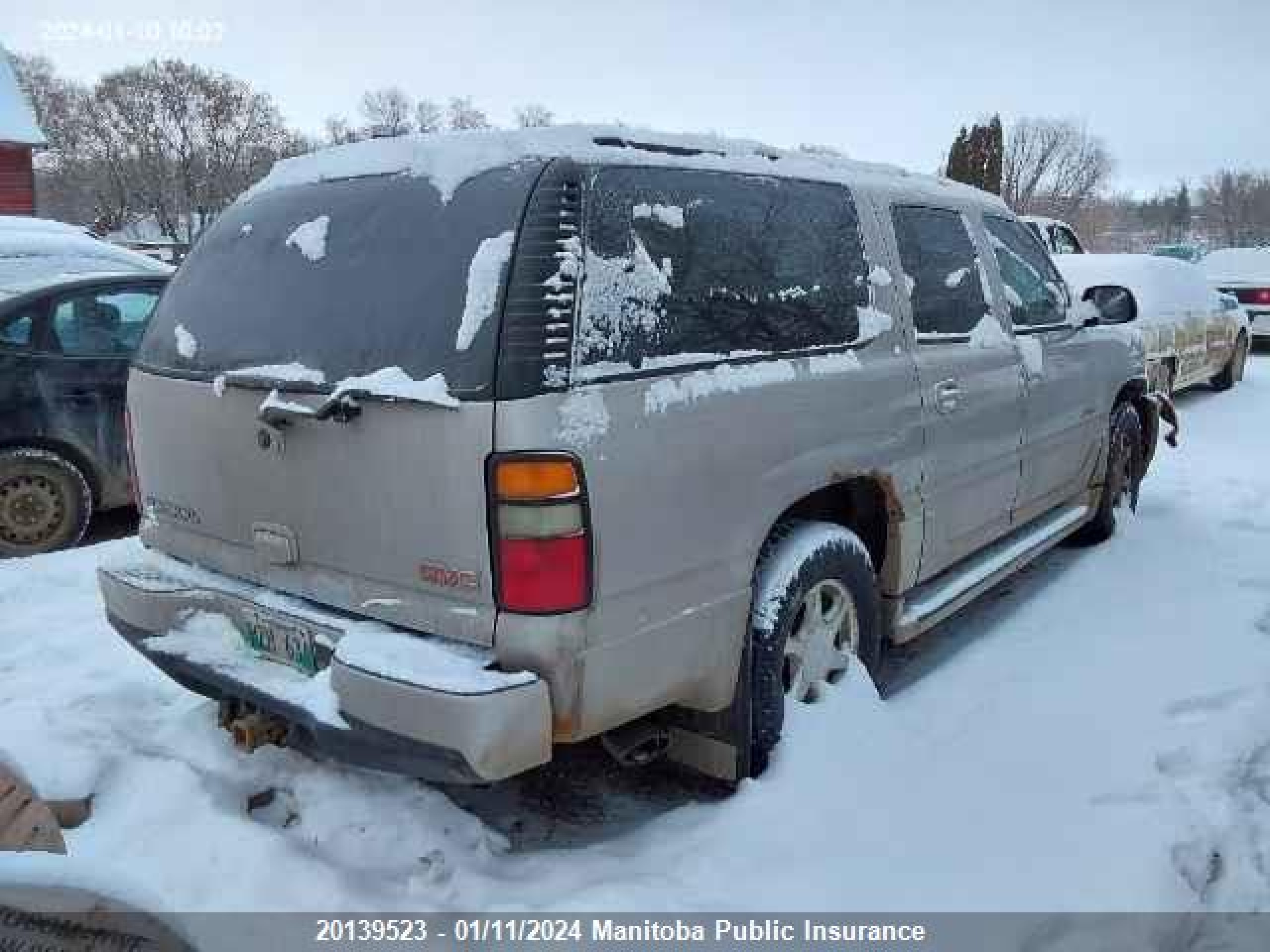 Photo 3 VIN: 1GKFK66U84J200341 - GMC YUKON 