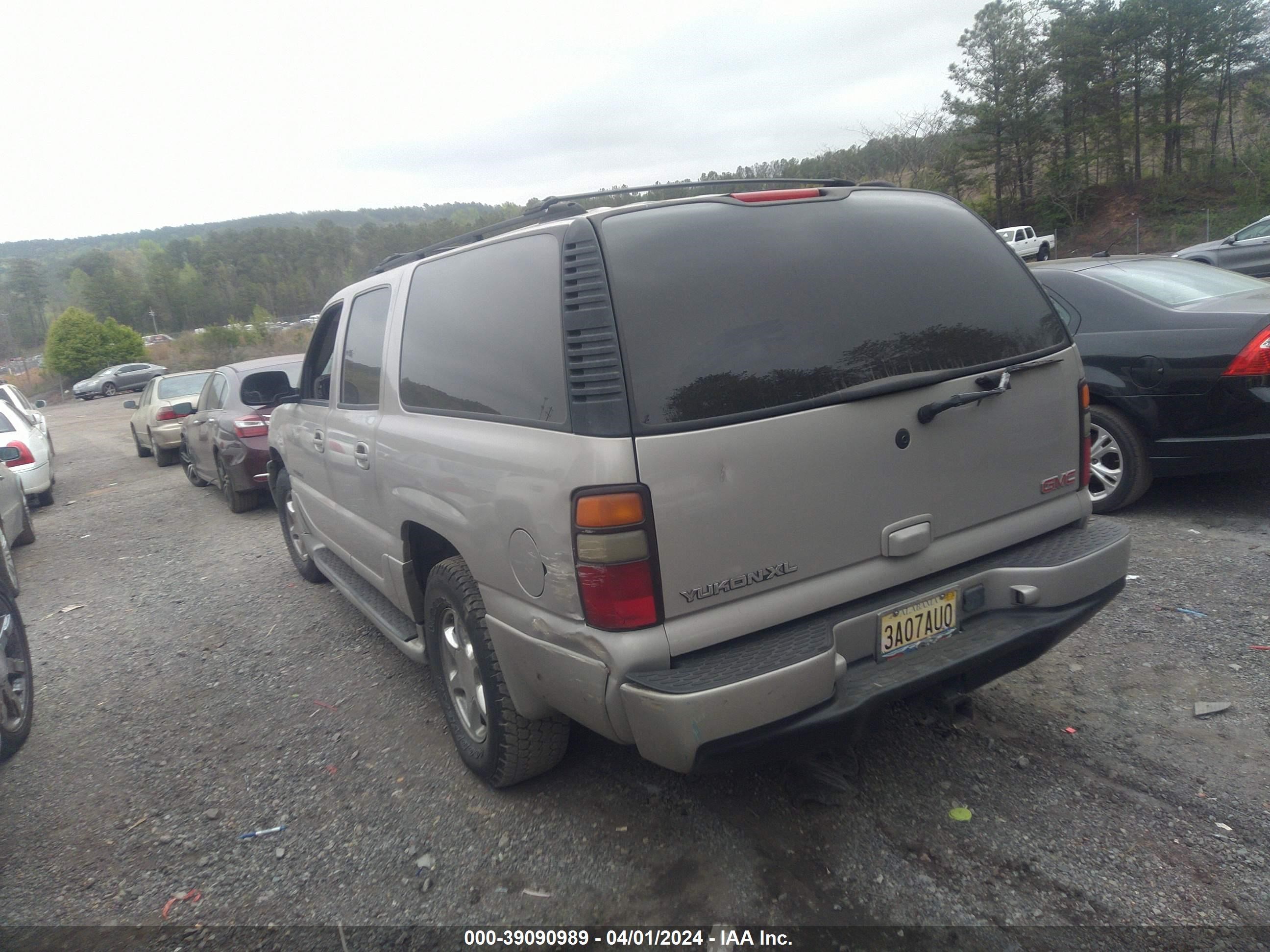 Photo 2 VIN: 1GKFK66U94J121339 - GMC NULL 