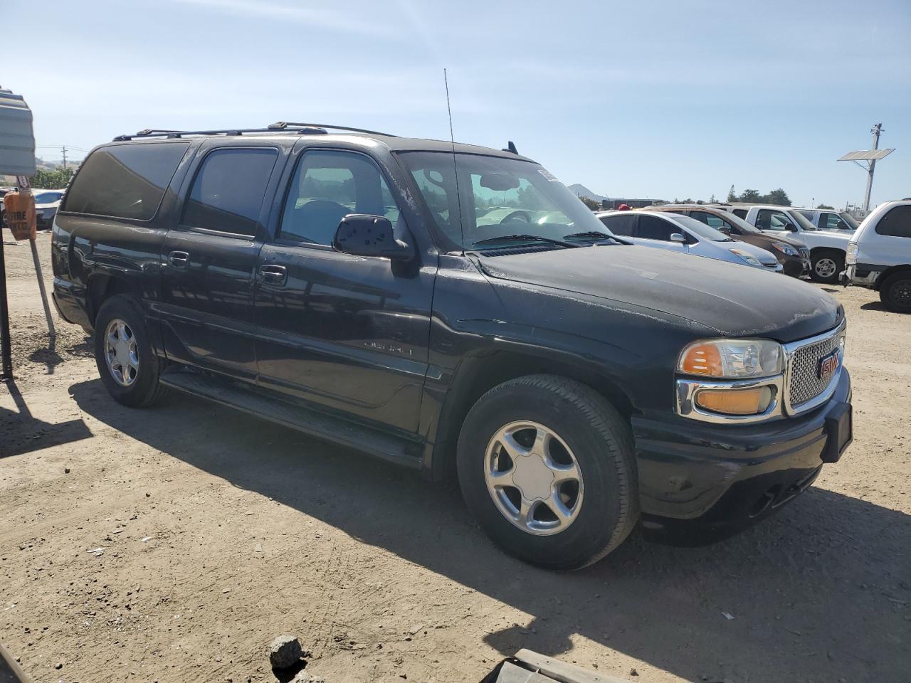 Photo 3 VIN: 1GKFK66U96J153517 - GMC YUKON 