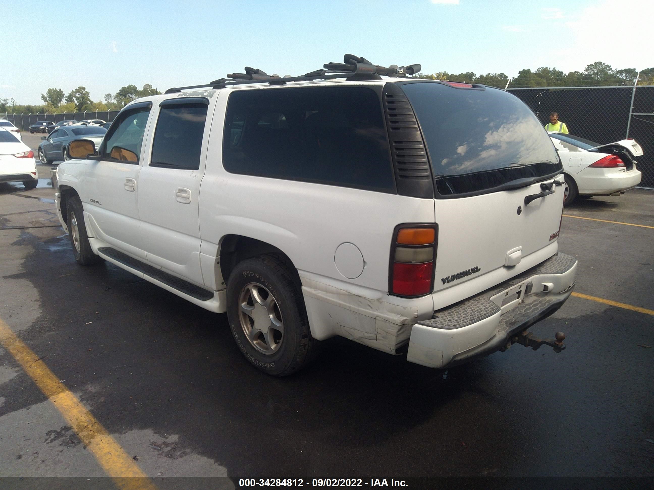 Photo 2 VIN: 1GKFK66UX4J139848 - GMC YUKON 