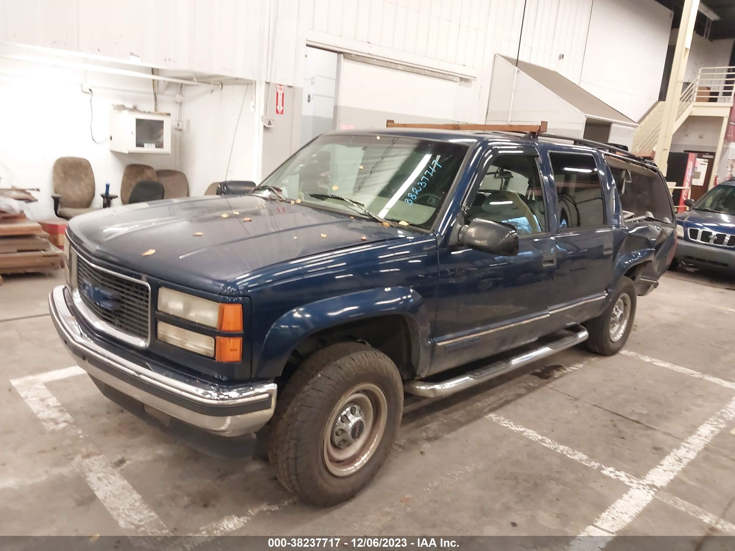 Photo 1 VIN: 1GKGK26N9SJ703556 - GMC SUBURBAN 