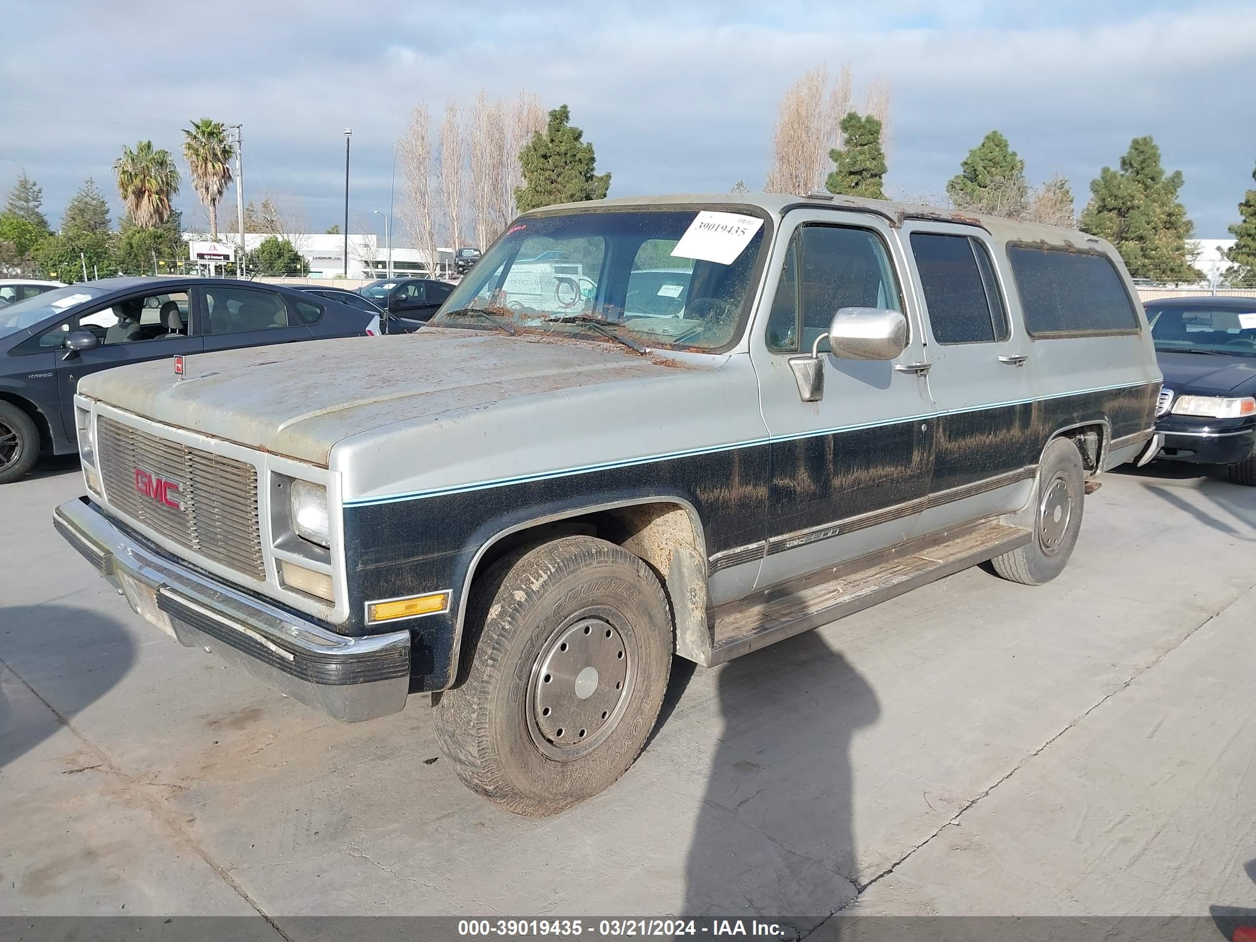 Photo 1 VIN: 1GKGR26NXLF520392 - GMC SUBURBAN 