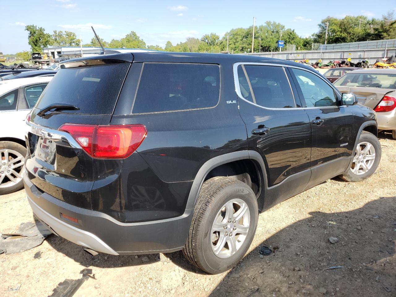 Photo 2 VIN: 1GKKNKLA4JZ240132 - GMC ACADIA 