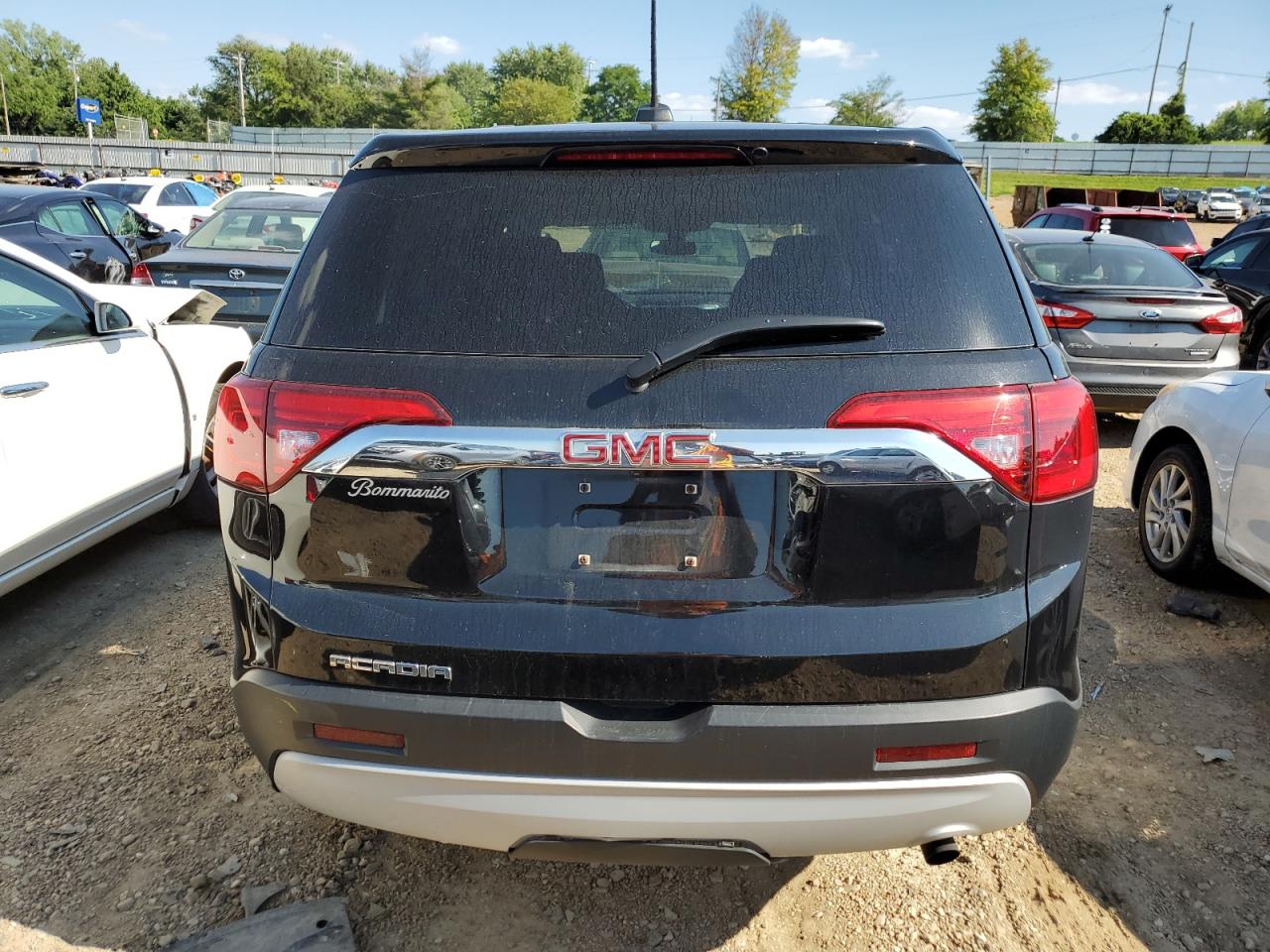 Photo 5 VIN: 1GKKNKLA4JZ240132 - GMC ACADIA 