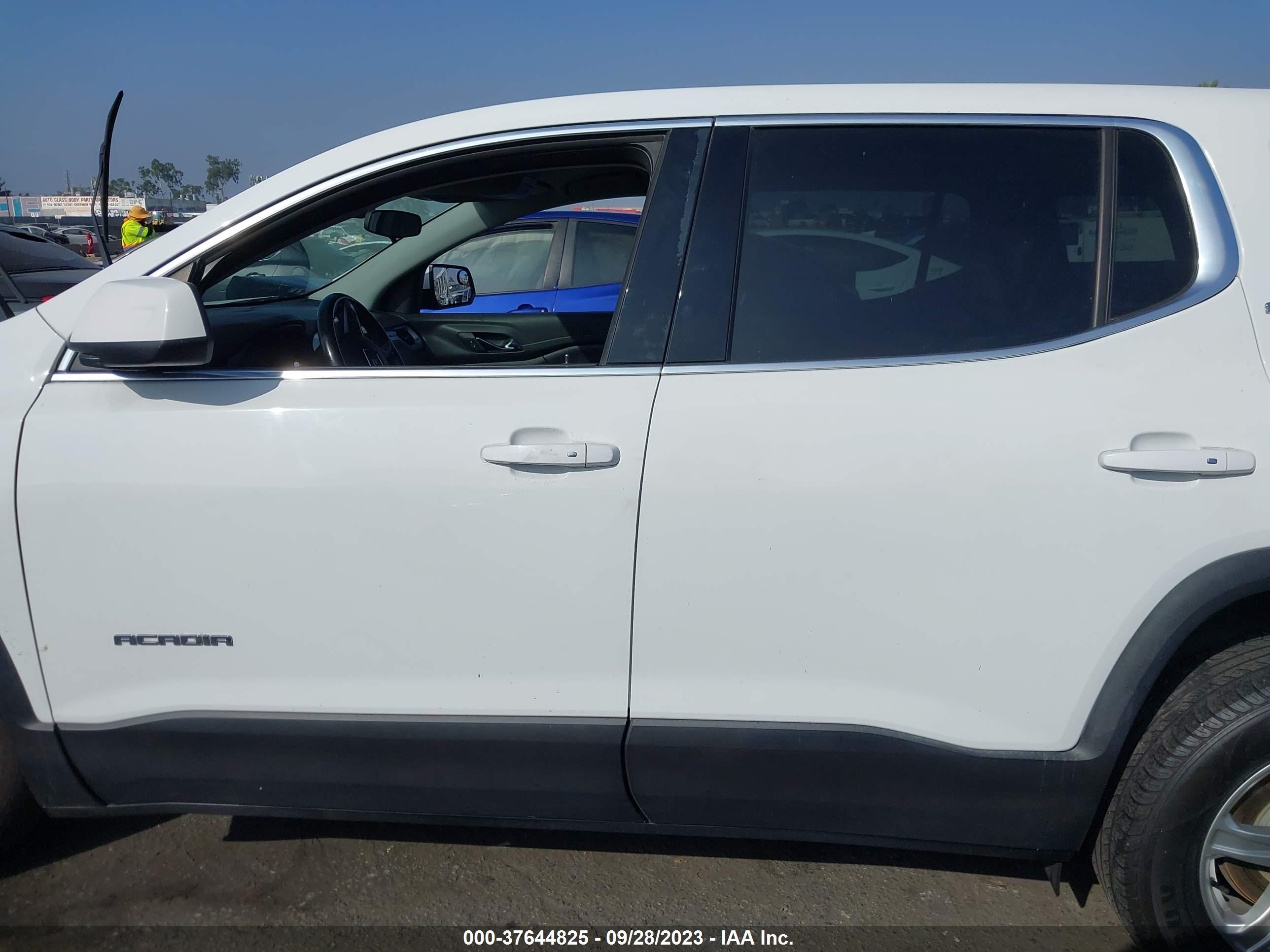 Photo 14 VIN: 1GKKNKLA8KZ121226 - GMC ACADIA 