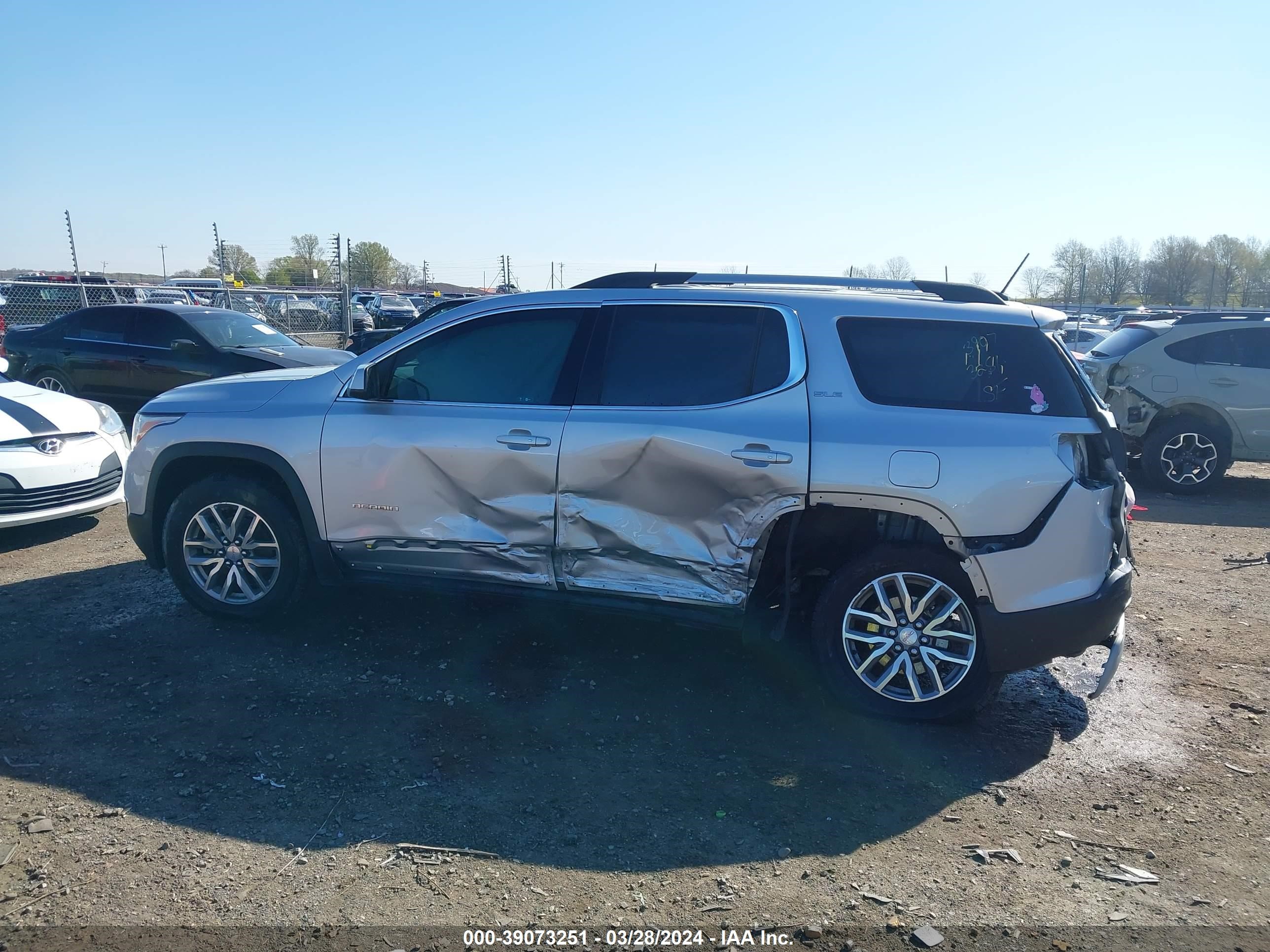 Photo 13 VIN: 1GKKNLLA1JZ123923 - GMC ACADIA 