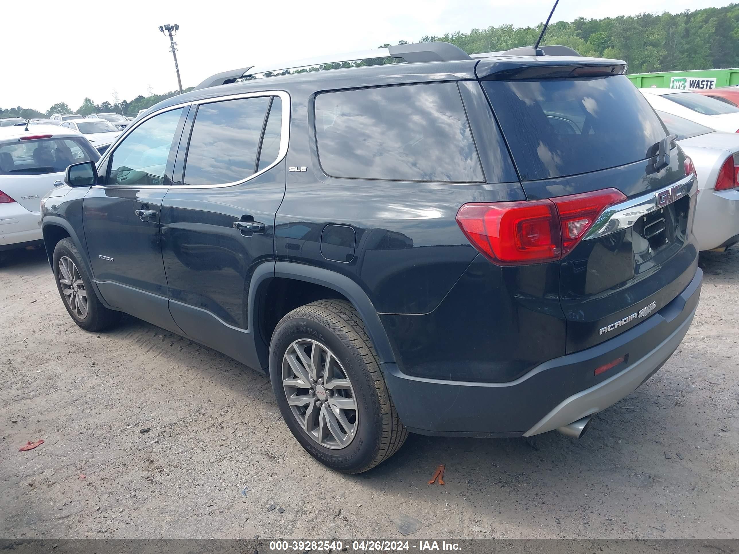 Photo 2 VIN: 1GKKNLLS2JZ235512 - GMC ACADIA 