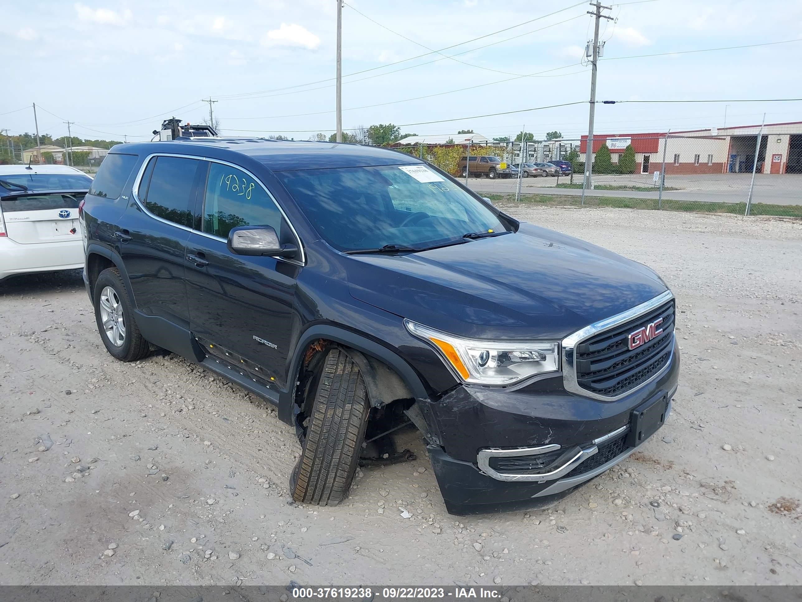 Photo 0 VIN: 1GKKNRLA6HZ260028 - GMC ACADIA 