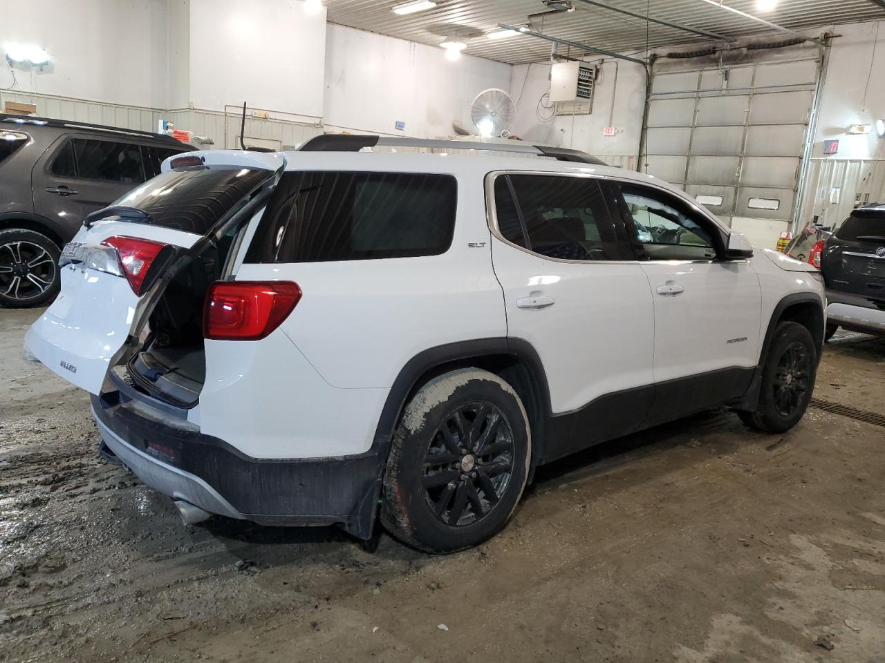 Photo 2 VIN: 1GKKNULS4JZ157871 - GMC ACADIA 