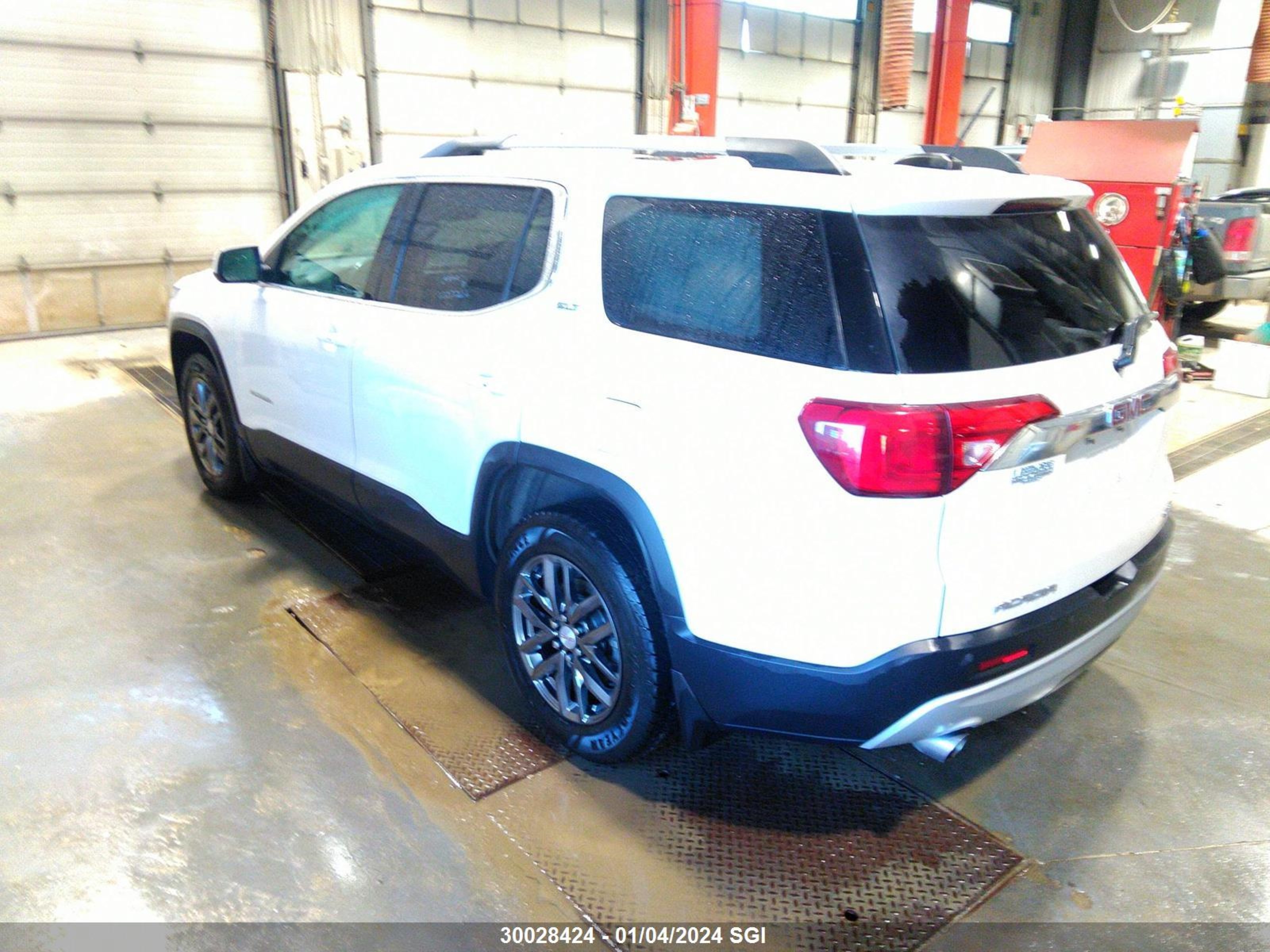 Photo 2 VIN: 1GKKNULS8JZ228750 - GMC ACADIA 