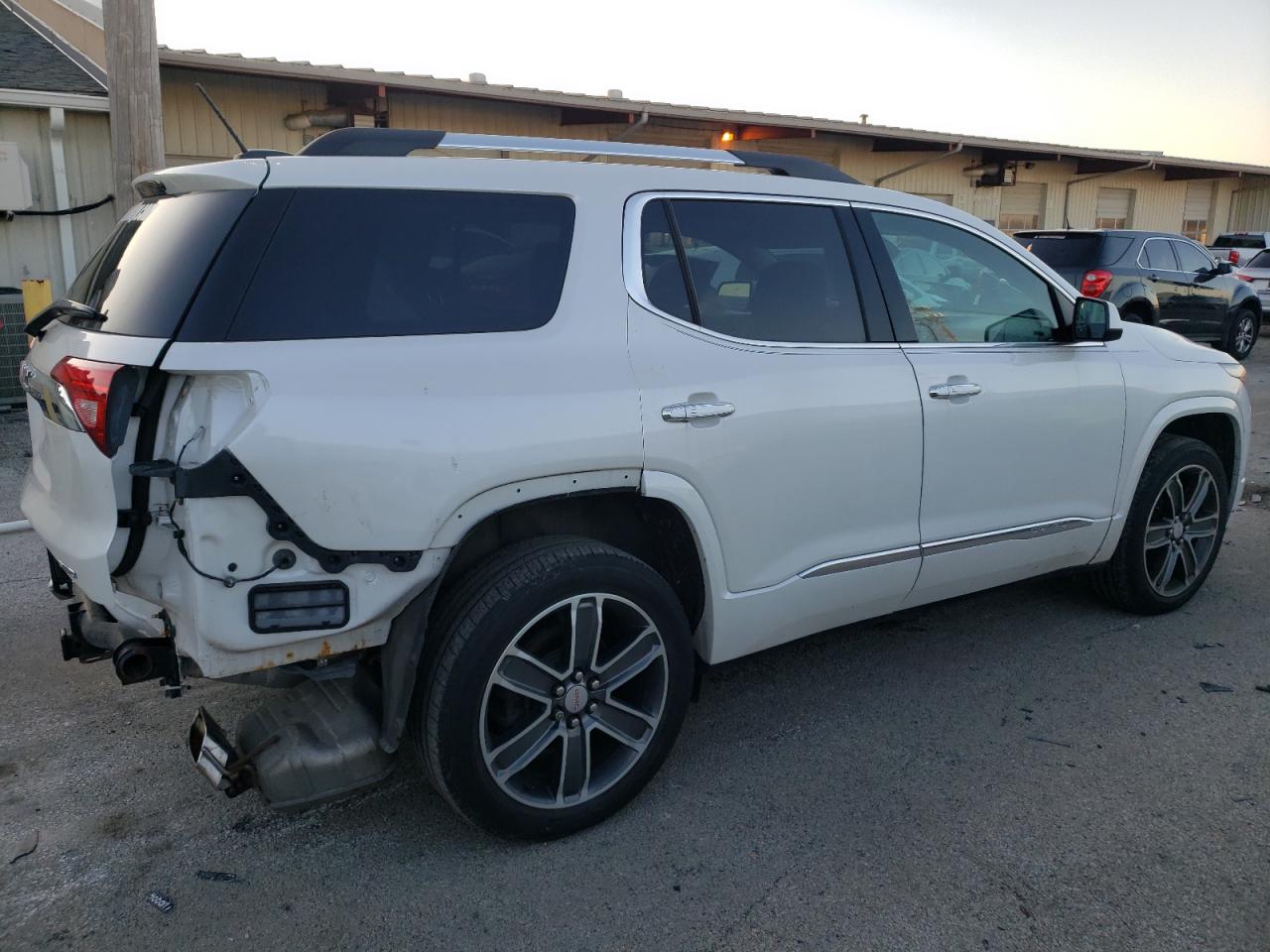 Photo 2 VIN: 1GKKNXLS4JZ129912 - GMC ACADIA 