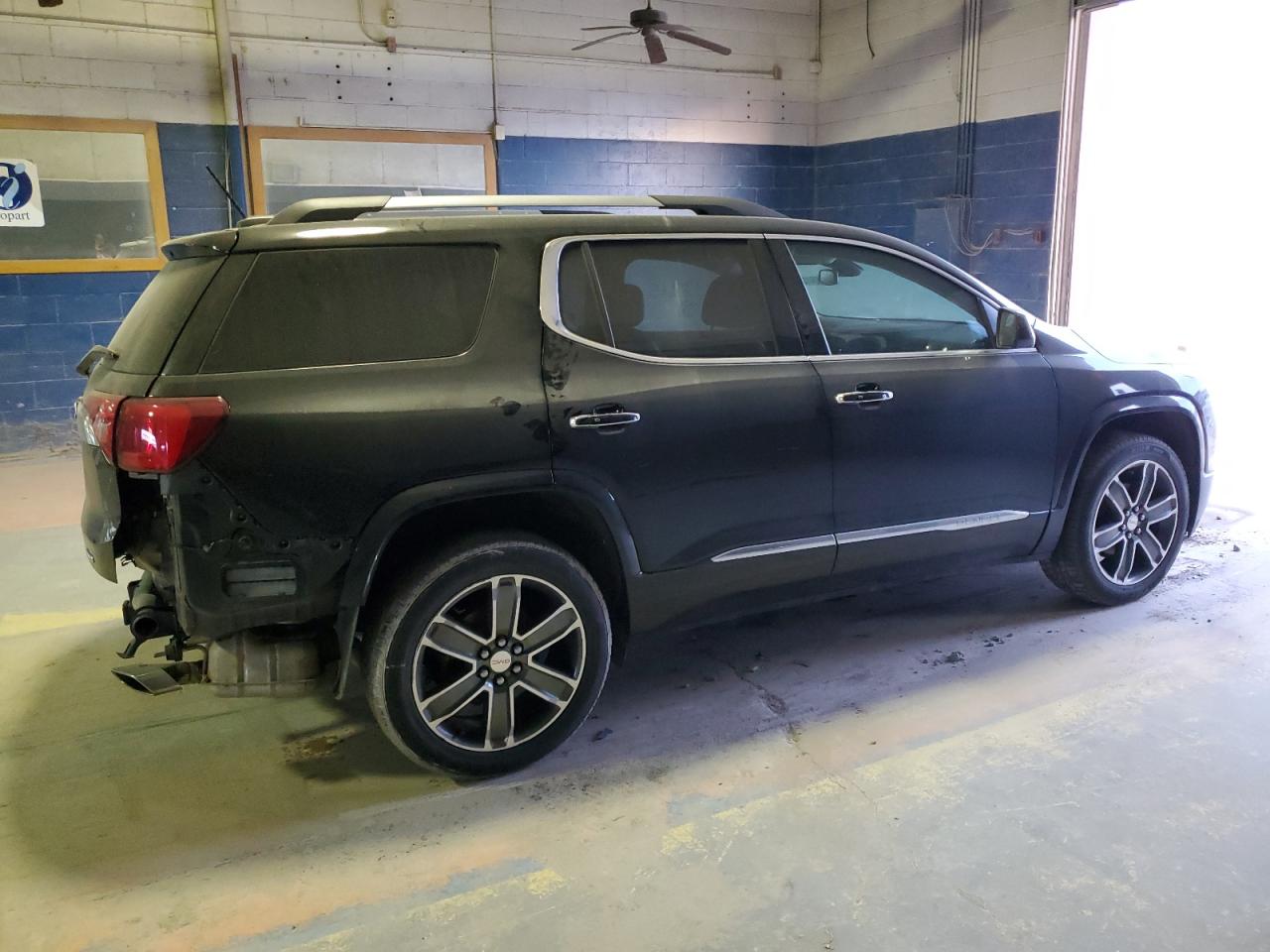 Photo 2 VIN: 1GKKNXLS7JZ193345 - GMC ACADIA 