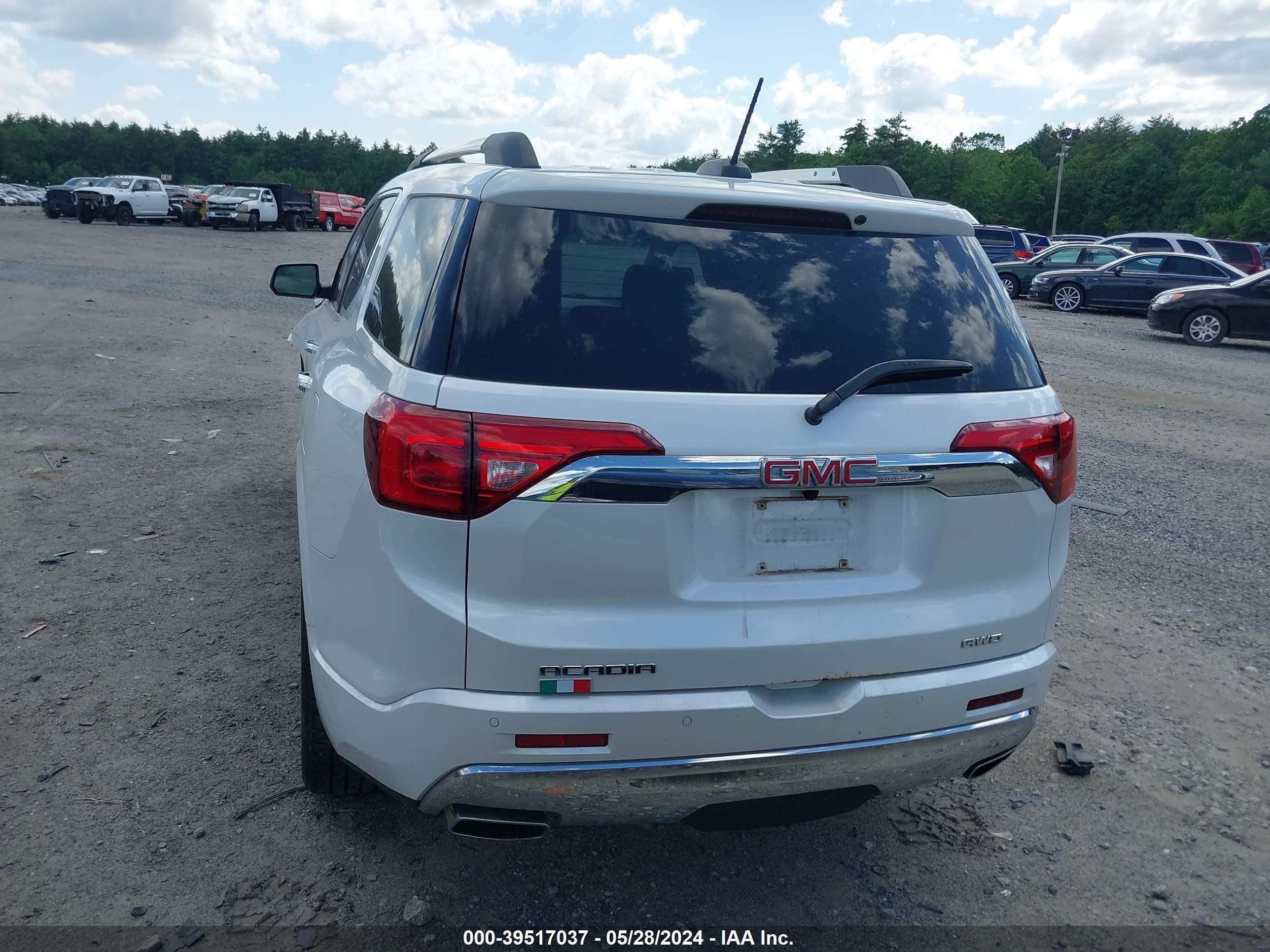 Photo 16 VIN: 1GKKNXLS9HZ309610 - GMC ACADIA 