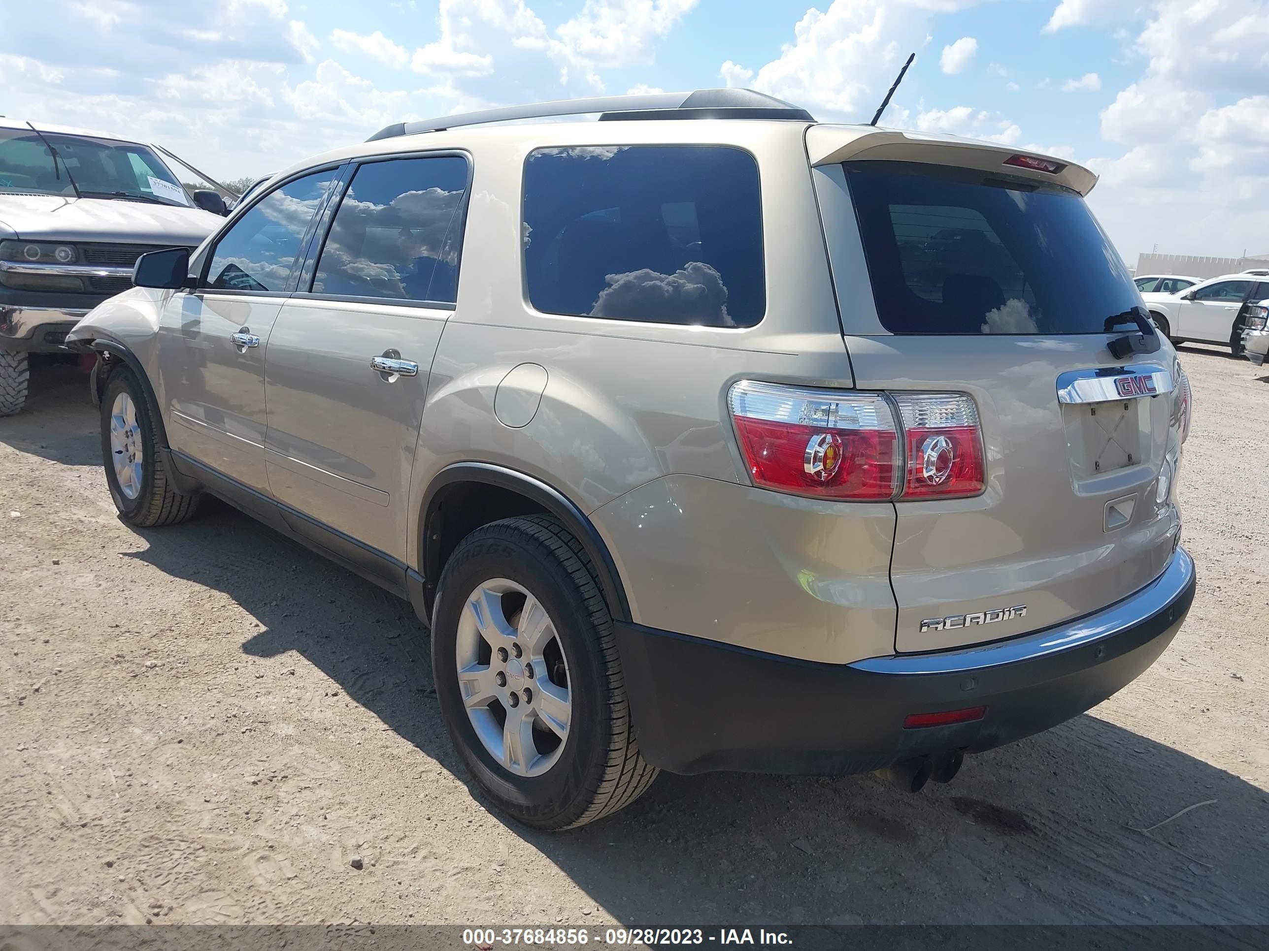 Photo 2 VIN: 1GKKRPED7BJ418415 - GMC ACADIA 