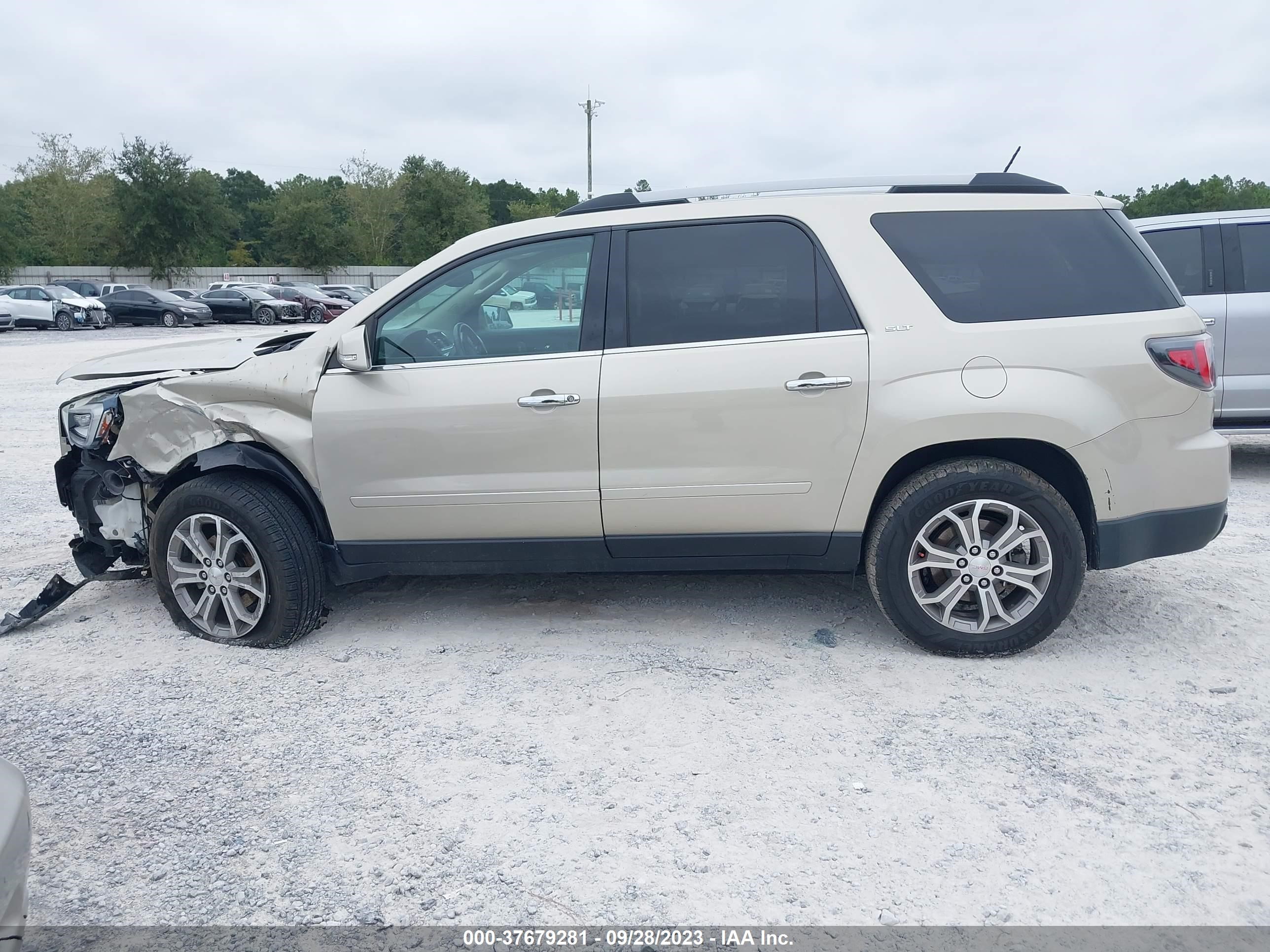 Photo 13 VIN: 1GKKRRKD0FJ162396 - GMC ACADIA 