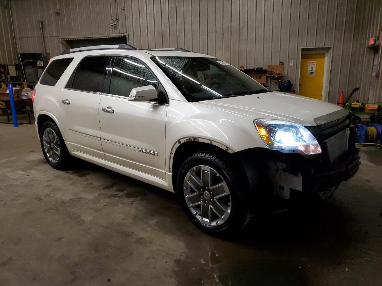 Photo 3 VIN: 1GKKRTED4BJ393126 - GMC ACADIA 