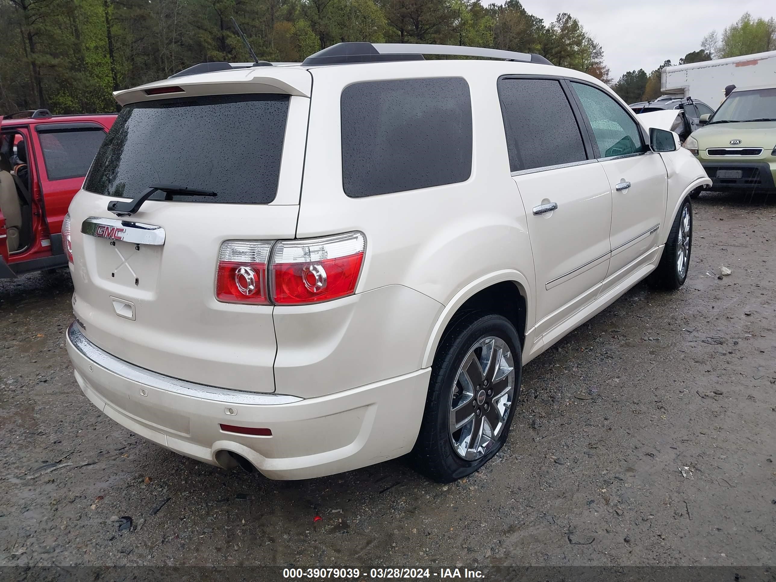 Photo 3 VIN: 1GKKRTED6BJ384637 - GMC ACADIA 