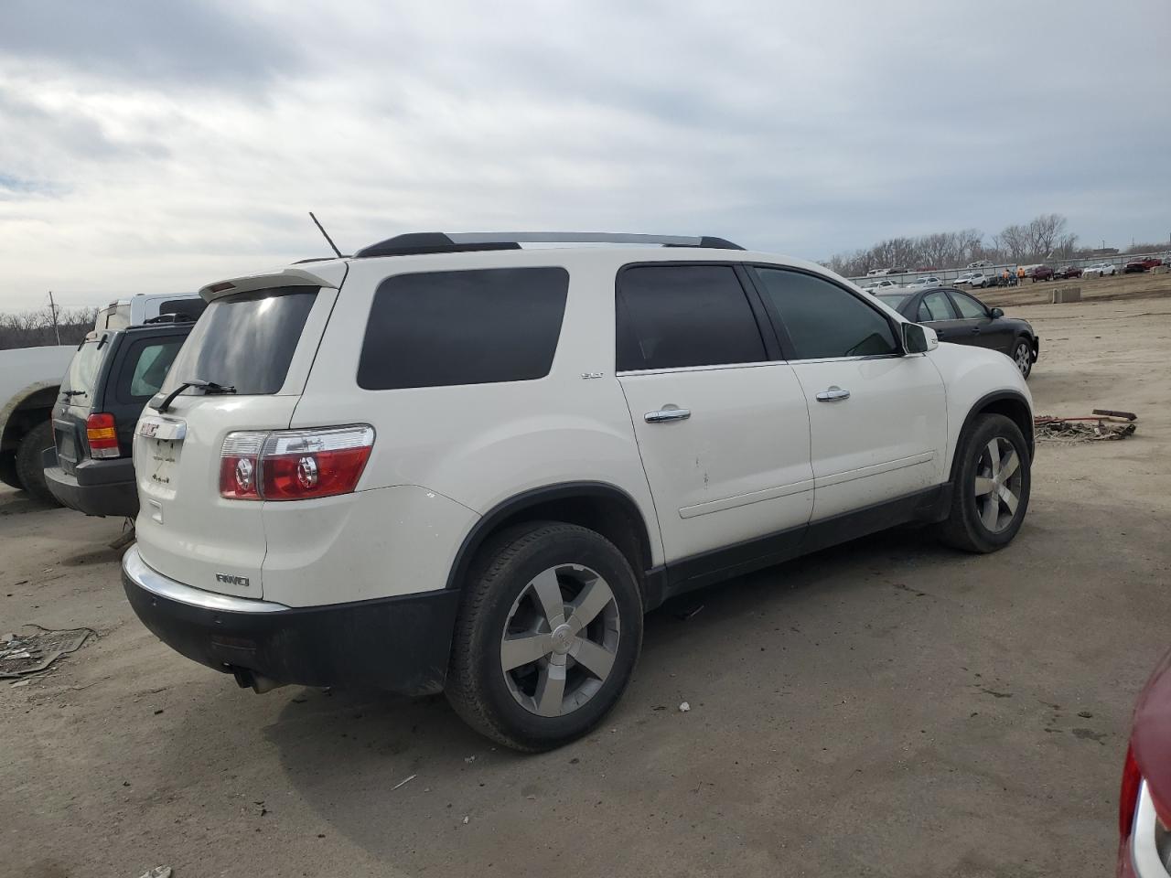 Photo 2 VIN: 1GKKVRED4BJ362747 - GMC ACADIA 