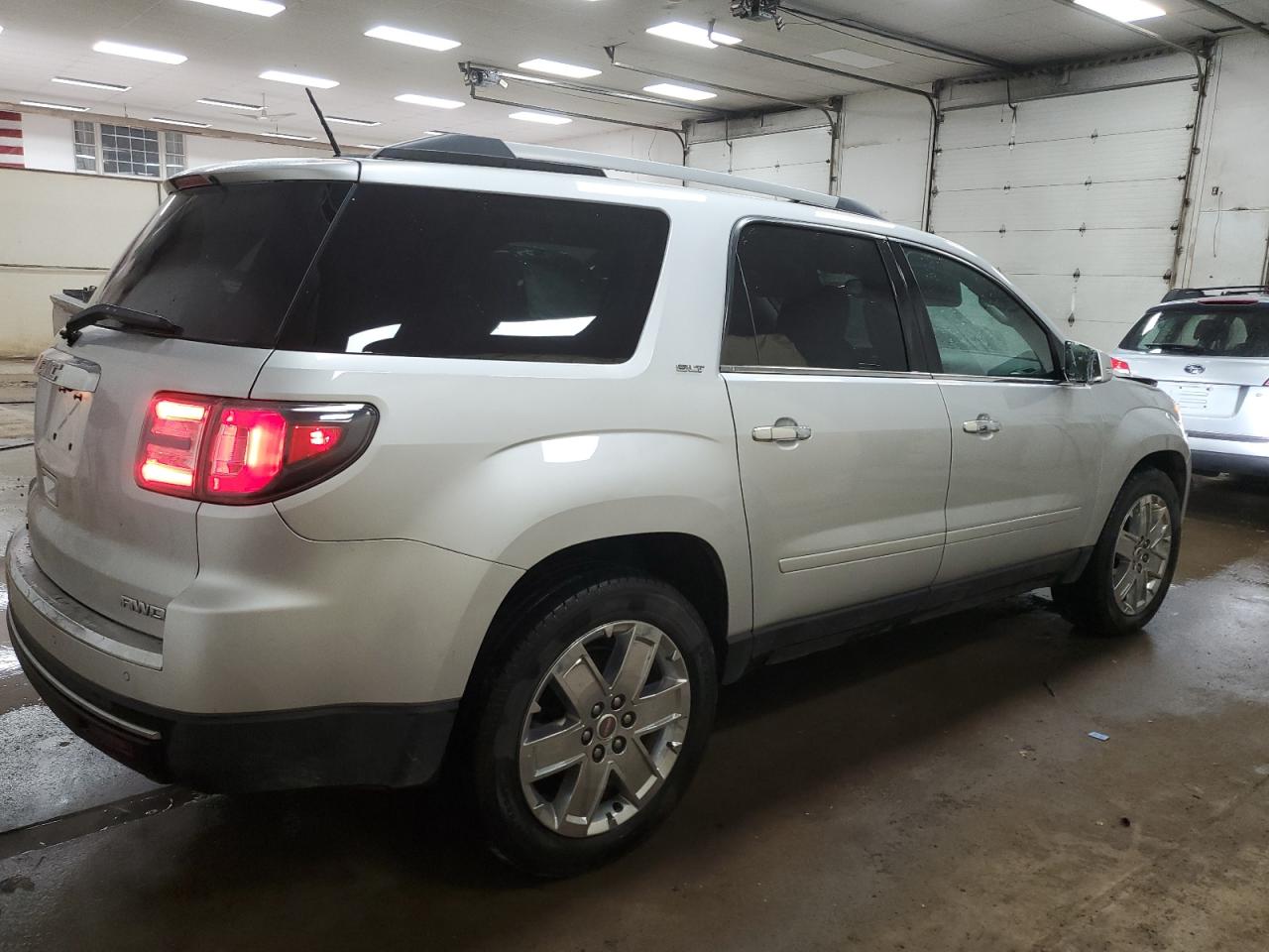 Photo 2 VIN: 1GKKVSKD0HJ158113 - GMC ACADIA 