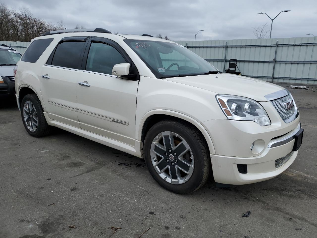 Photo 3 VIN: 1GKKVTEDXBJ339843 - GMC ACADIA 