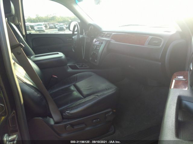 Photo 4 VIN: 1GKS1AE01BR391991 - GMC YUKON 