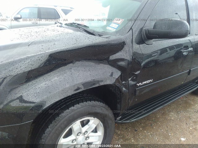 Photo 5 VIN: 1GKS1AE03CR133490 - GMC YUKON 