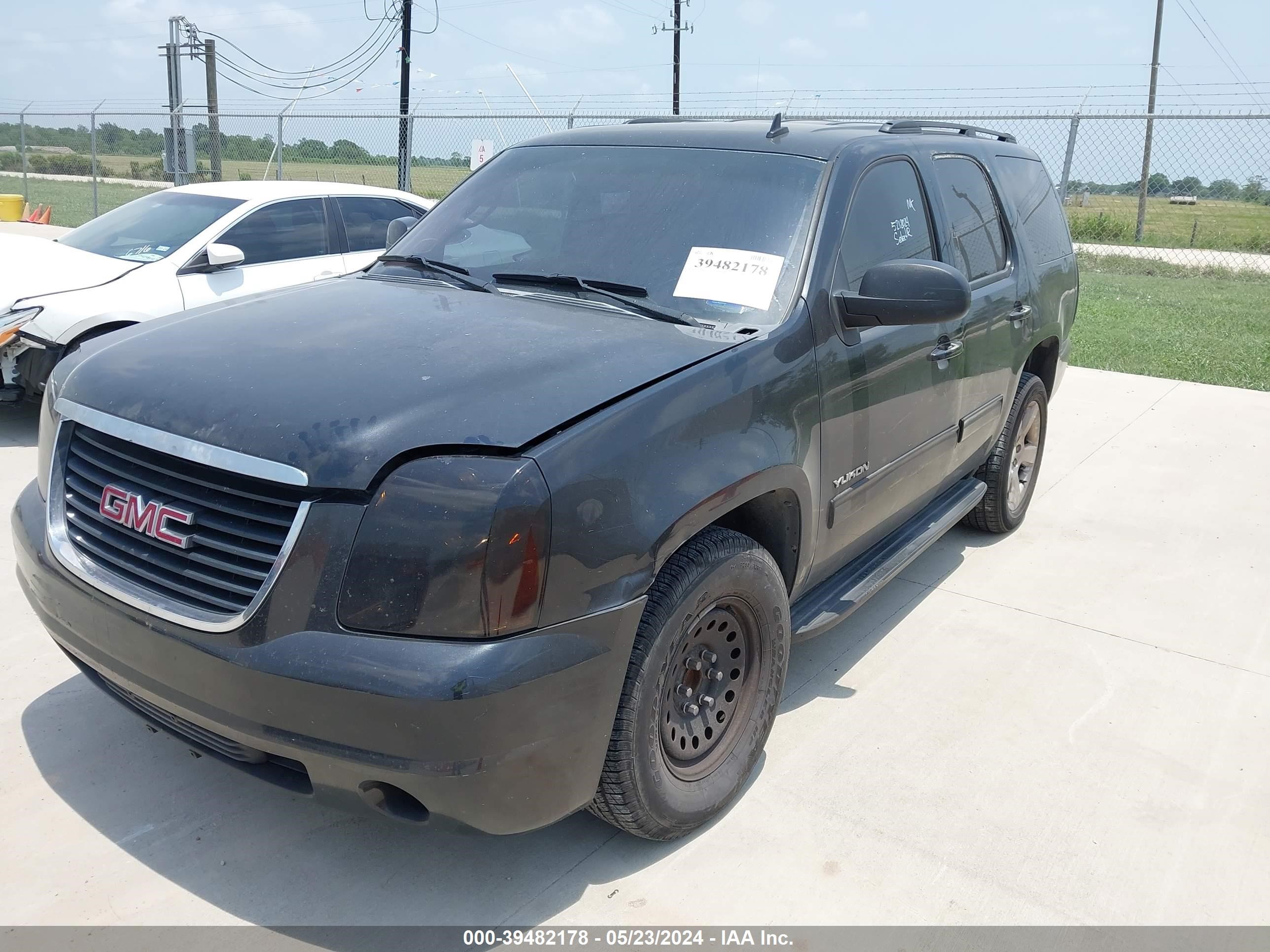 Photo 10 VIN: 1GKS1AE09BR159090 - GMC YUKON 