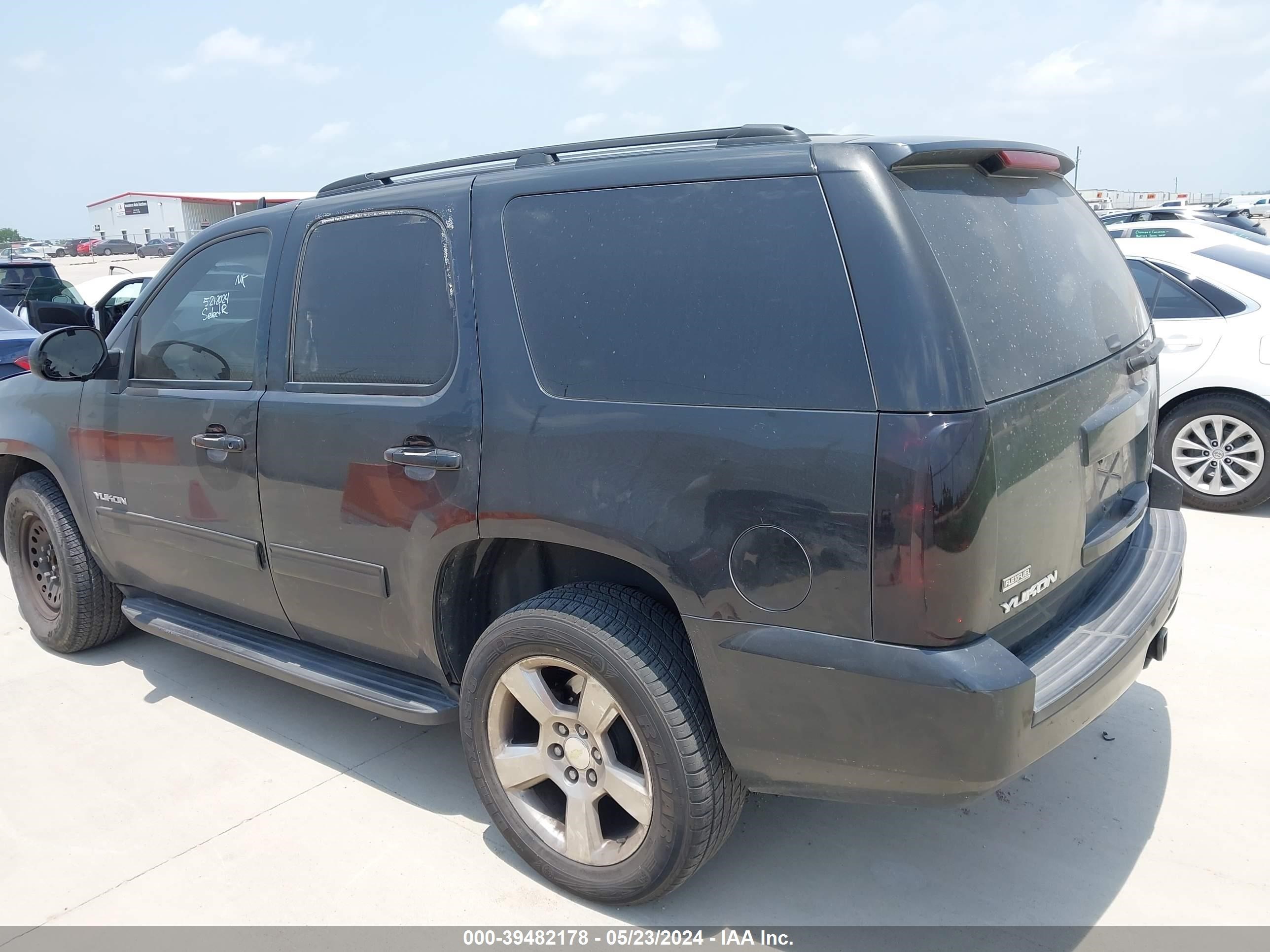 Photo 11 VIN: 1GKS1AE09BR159090 - GMC YUKON 