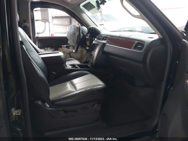 Photo 4 VIN: 1GKS1AE0XER140875 - GMC YUKON 