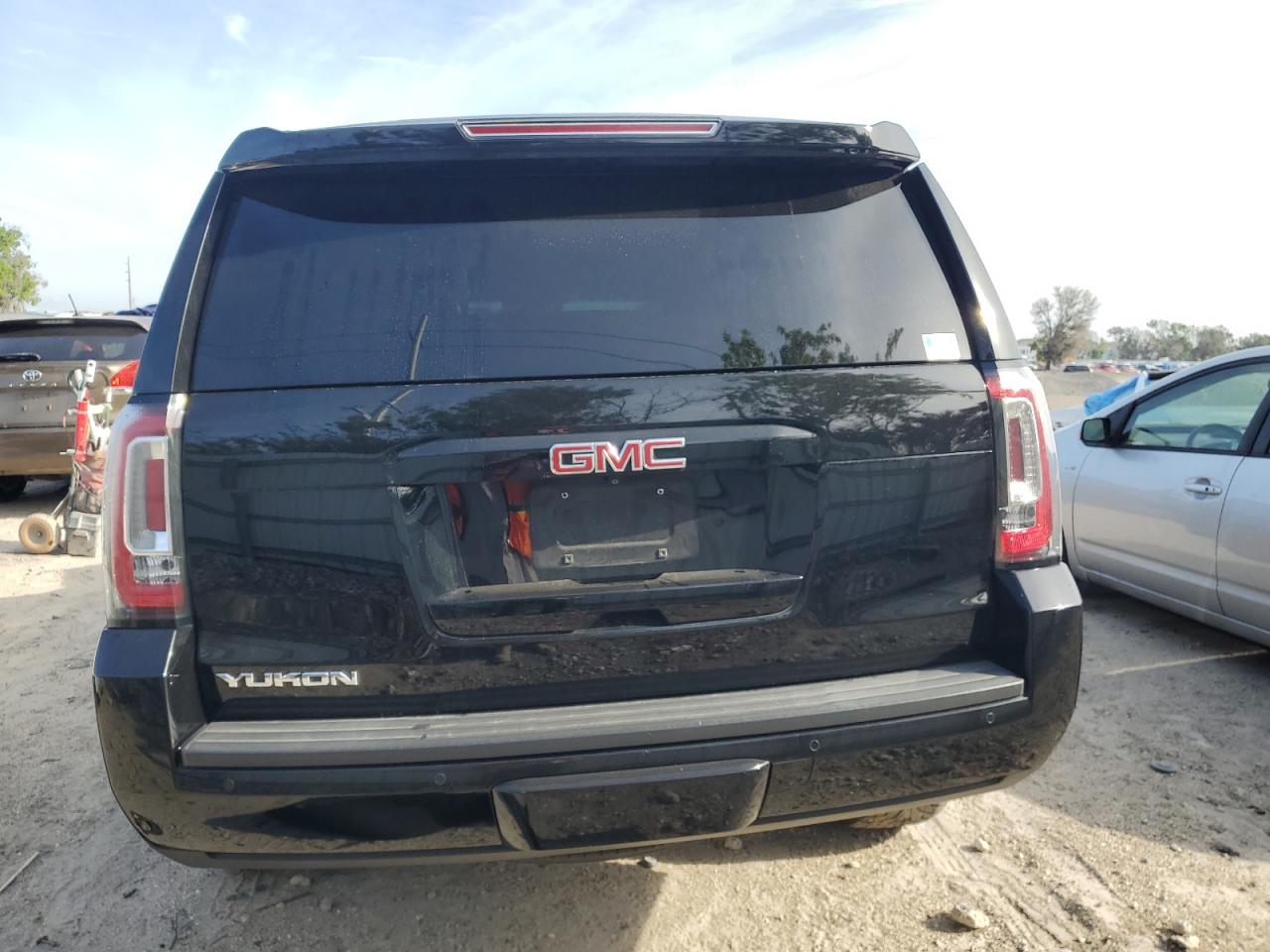 Photo 5 VIN: 1GKS1AKC4GR474465 - GMC YUKON 