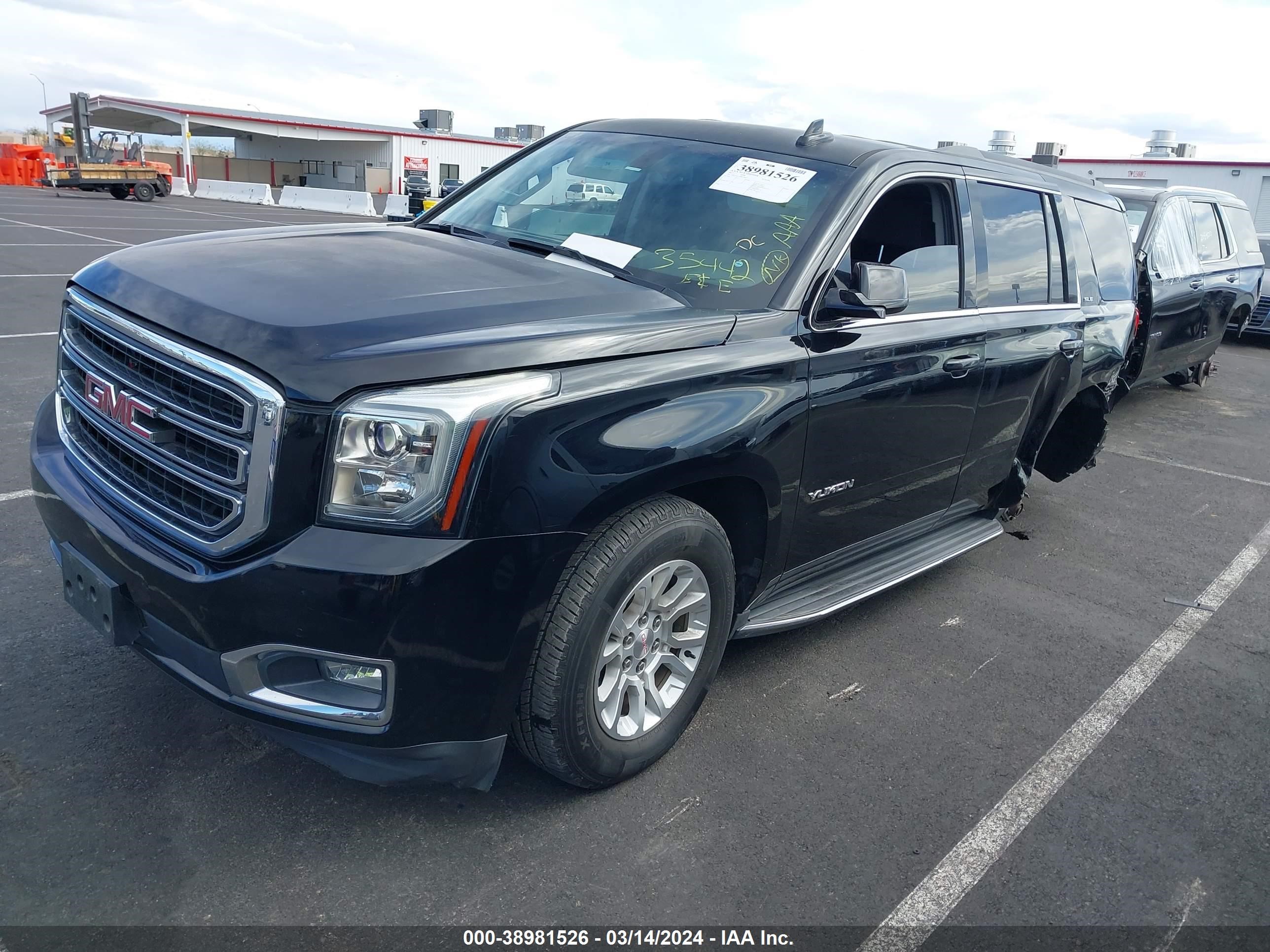 Photo 1 VIN: 1GKS1AKC4HR238867 - GMC YUKON 