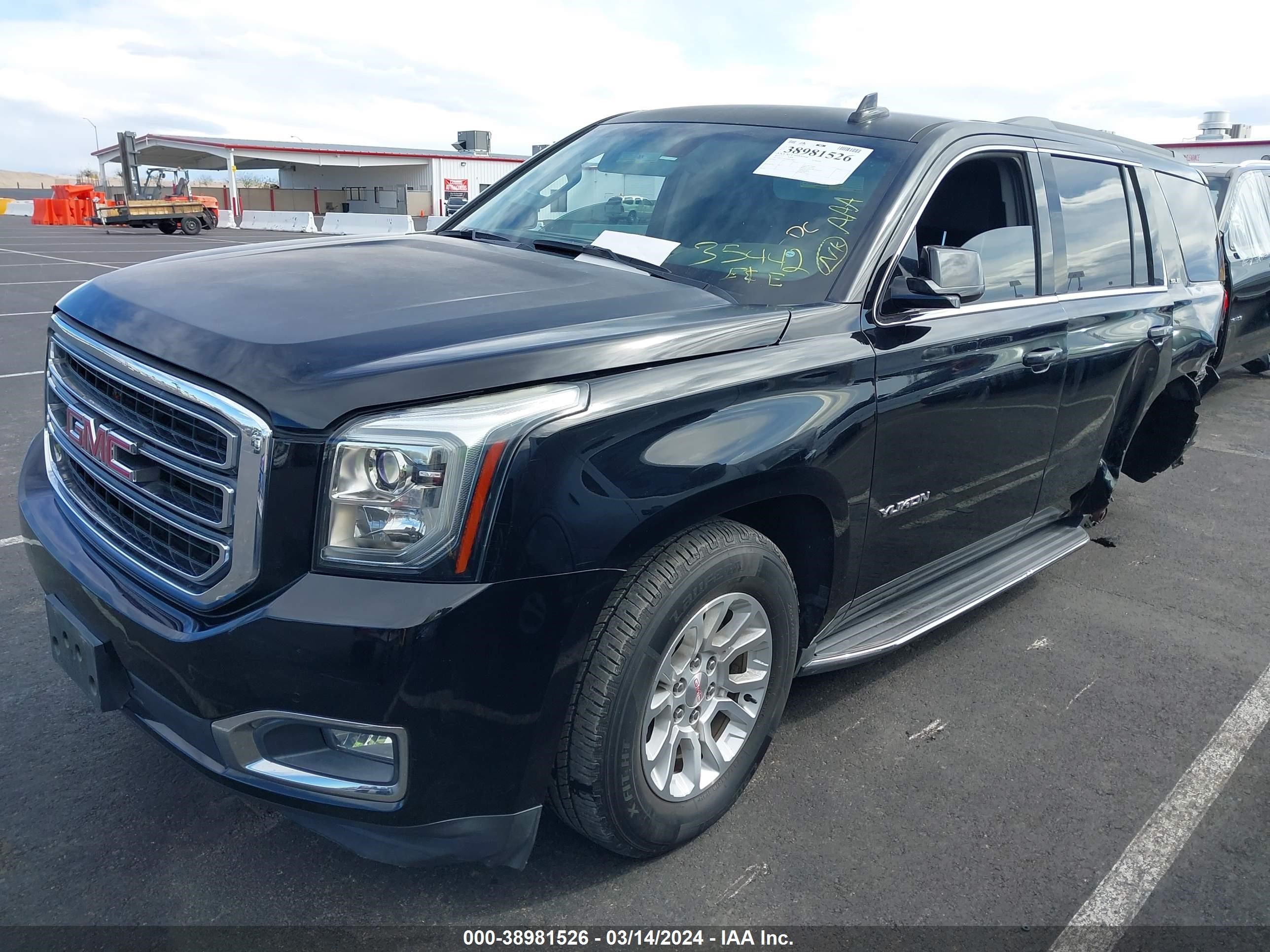 Photo 11 VIN: 1GKS1AKC4HR238867 - GMC YUKON 