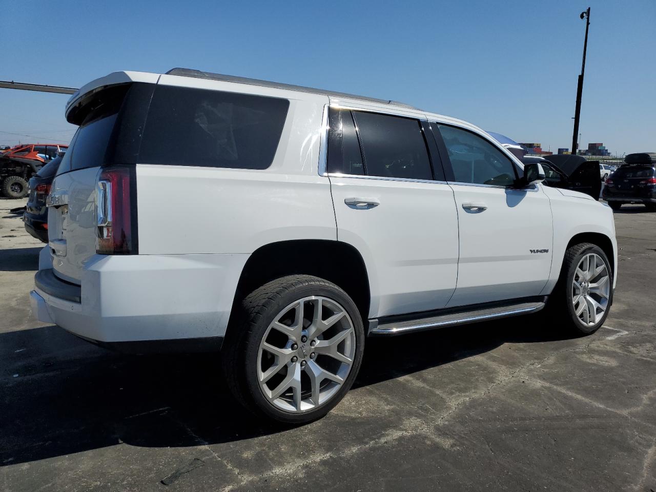 Photo 2 VIN: 1GKS1AKC8FR689653 - GMC YUKON 