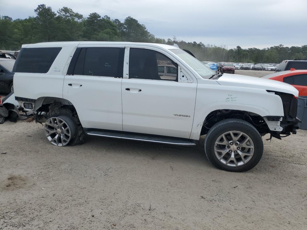 Photo 3 VIN: 1GKS1AKCXGR179161 - GMC YUKON 