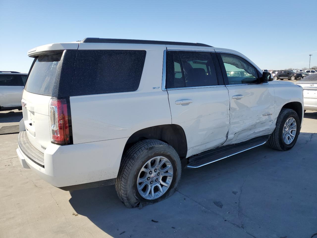 Photo 2 VIN: 1GKS1BKC1GR226664 - GMC YUKON 