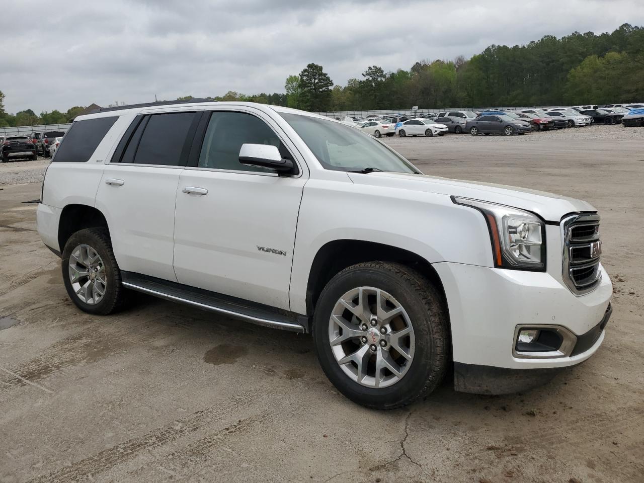 Photo 3 VIN: 1GKS1BKC4HR340966 - GMC YUKON 