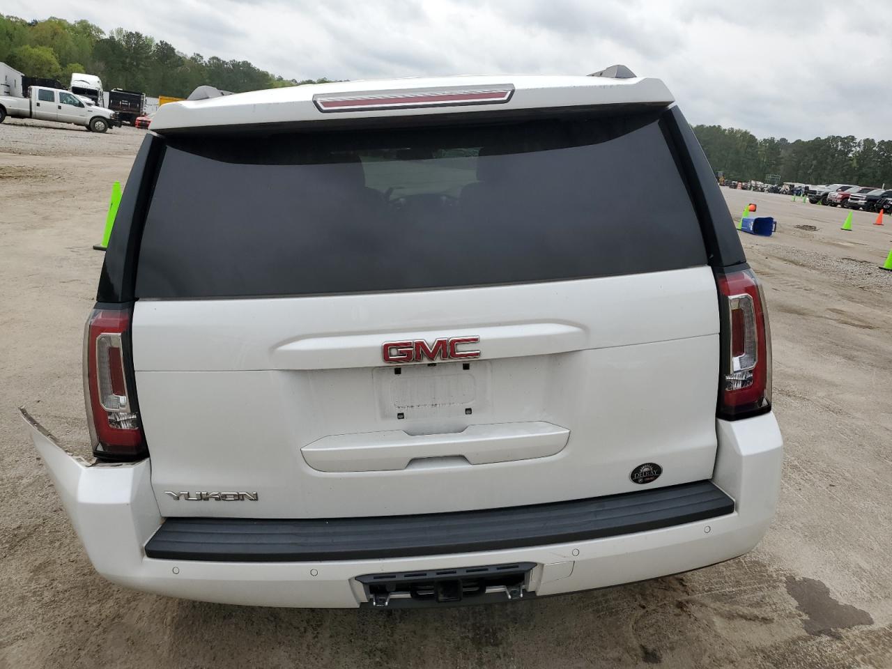 Photo 5 VIN: 1GKS1BKC4HR340966 - GMC YUKON 