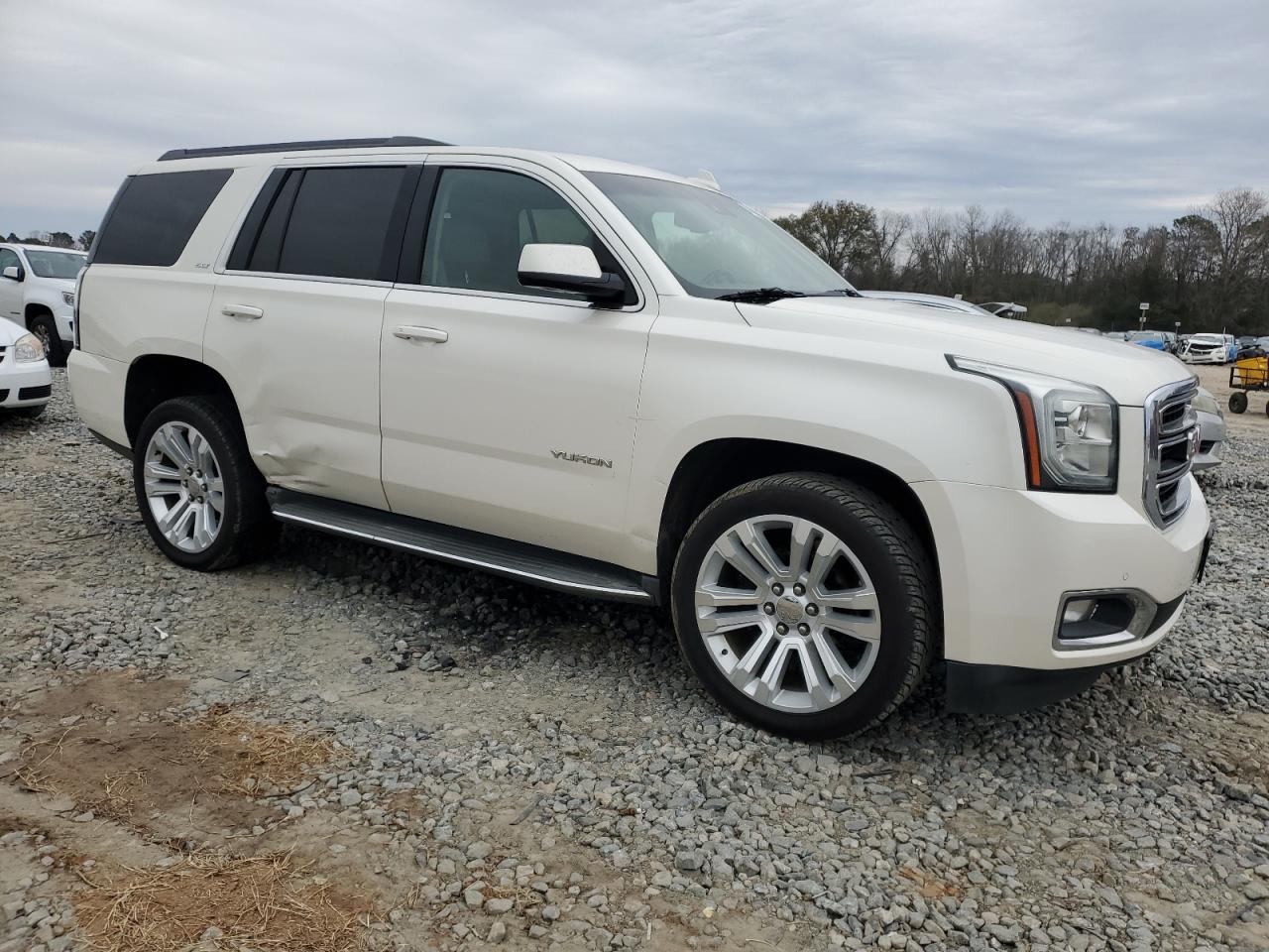 Photo 3 VIN: 1GKS1BKC5FR562221 - GMC YUKON 