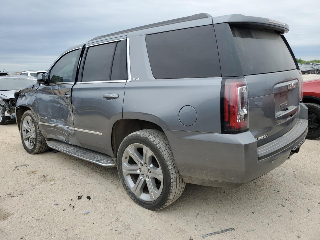 Photo 1 VIN: 1GKS1BKC5KR334438 - GMC YUKON 