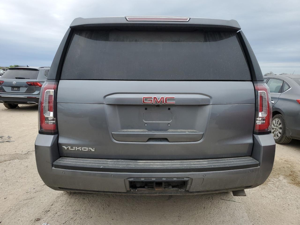 Photo 5 VIN: 1GKS1BKC5KR334438 - GMC YUKON 