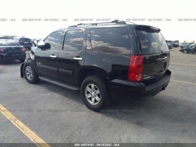 Photo 2 VIN: 1GKS1CE03BR157976 - GMC YUKON 