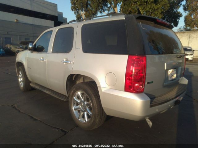 Photo 2 VIN: 1GKS1CE03BR242848 - GMC YUKON 