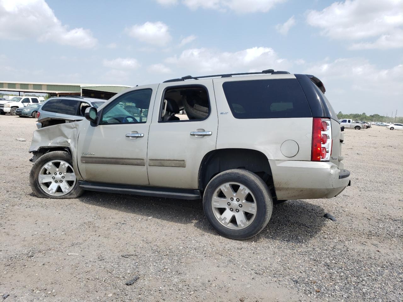 Photo 1 VIN: 1GKS1CE03DR334612 - GMC YUKON 