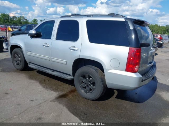 Photo 2 VIN: 1GKS1CE04CR116743 - GMC YUKON 