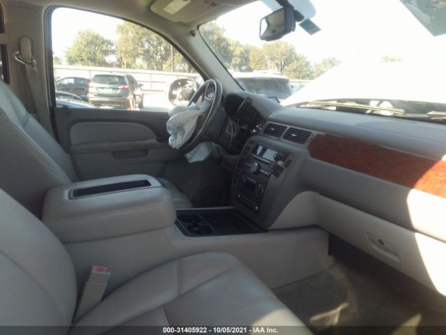 Photo 4 VIN: 1GKS1CE04DR225446 - GMC YUKON 