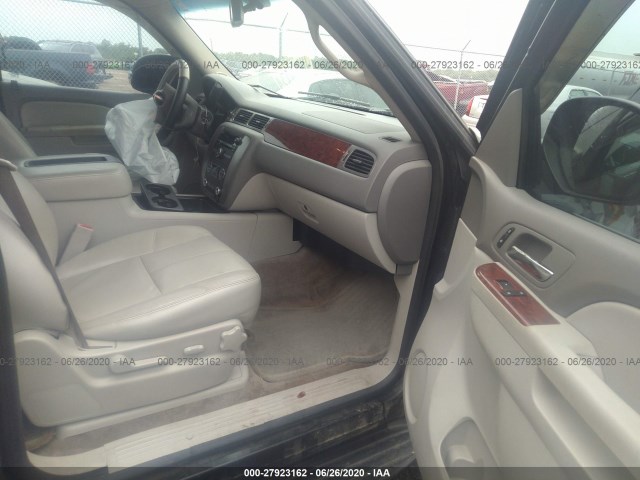 Photo 4 VIN: 1GKS1CE05CR166180 - GMC YUKON 