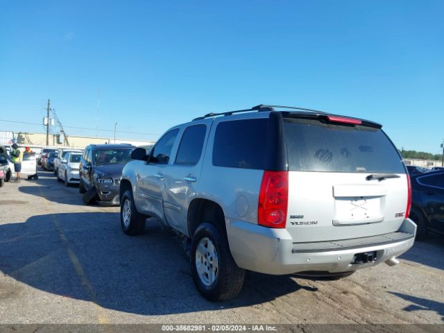 Photo 2 VIN: 1GKS1CE07BR136368 - GMC YUKON 